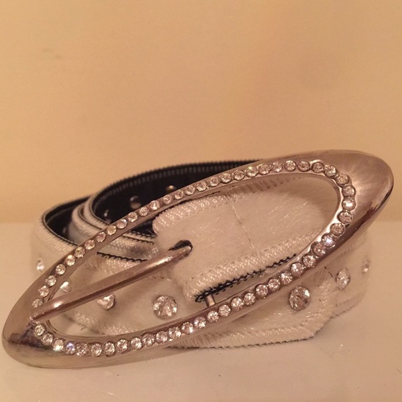 mamosa boutique Accessories - Winter white crystal belt (new)